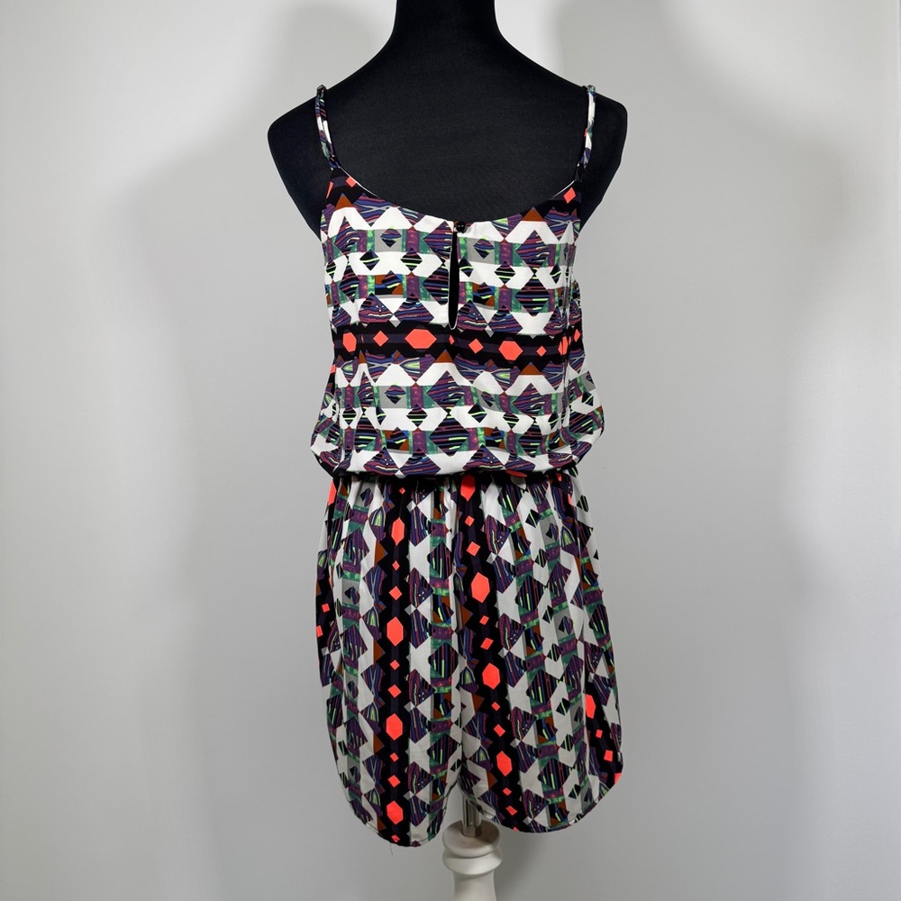 Everly Geometric Print Sleeveless Romper Size M - Picture 3 of 11